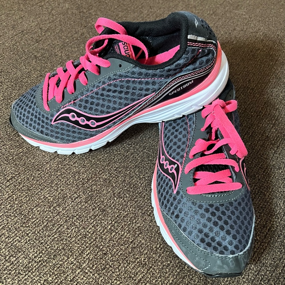 Saucony Spectrum Womens Size 9 Pink and Black Great Cond